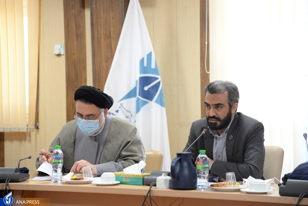 جوانان نکتههای تربیتی را بدون نظارت از فضای مجازی جستجو میکنند جوانان نکتههای تربیتی را بدون نظارت از فضای مجازی جستجو میکنند