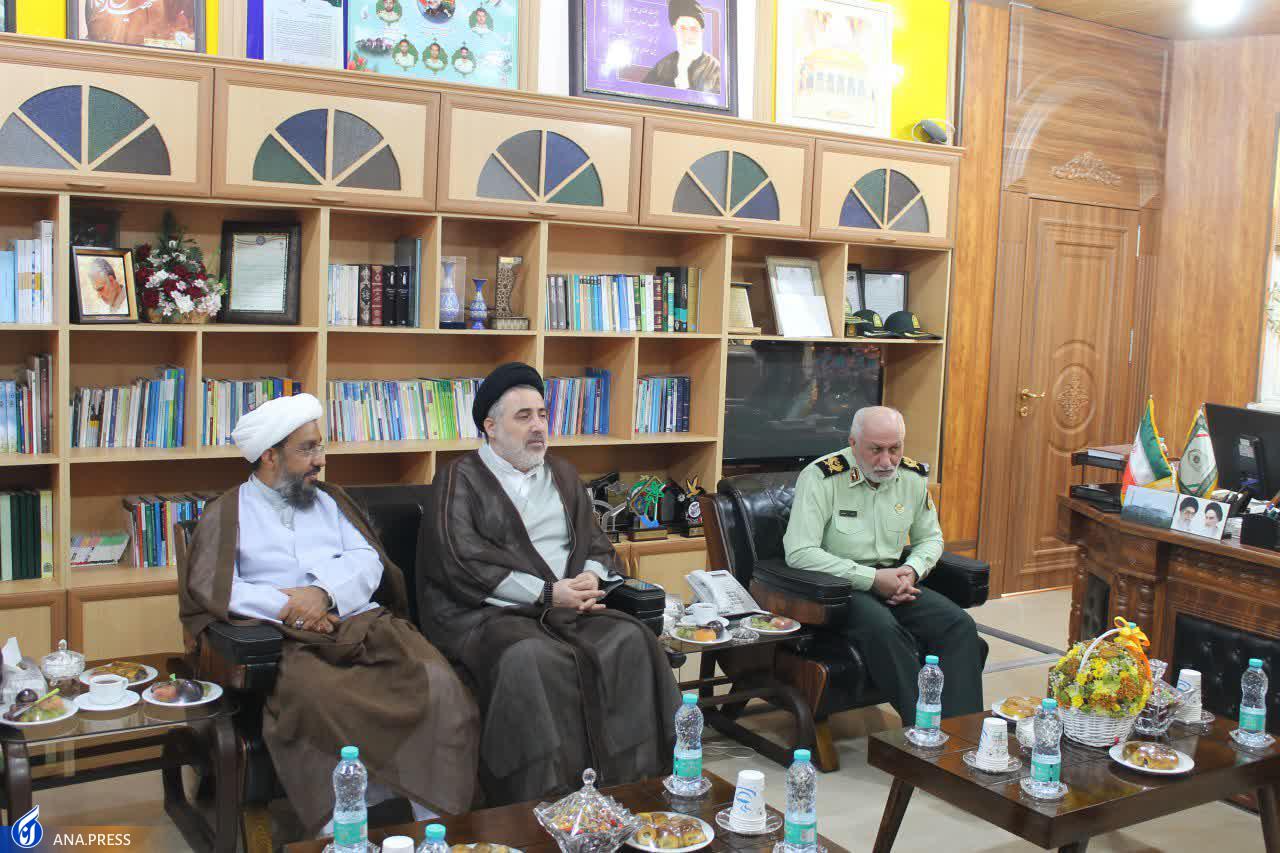 بهرهبرداری منفی دشمن از کلام برخی سیاسیون و مسئولان/ تعبیر دقیق رهبری درباره نیروی انتظامی چه بود؟ بهرهبرداری منفی دشمن از کلام برخی سیاسیون و مسئولان/ تعبیر دقیق رهبری درباره نیروی انتظامی چه بود؟