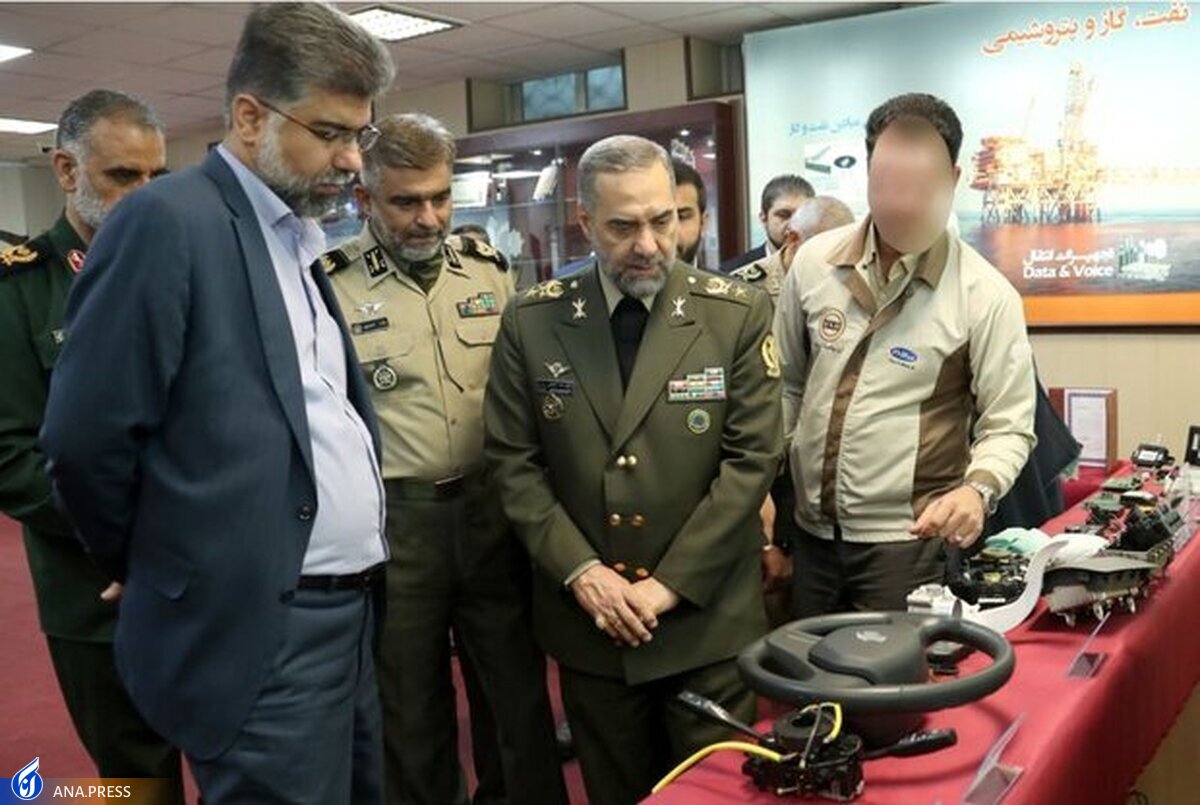 وزیر دفاع: صنایع دفاعی به عنوان عامل پیش برنده در لبه فناوری قرار دارد