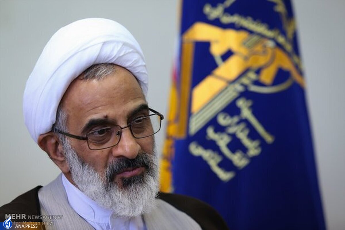 برخی خواص در فتنه اخیر سقوط کردند