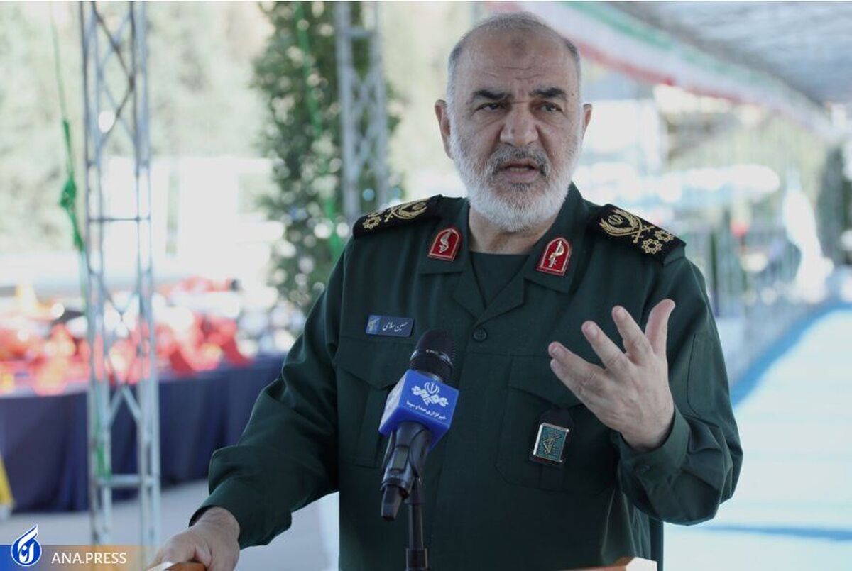 فرمانده کل سپاه: تلاش آمریکاییها این است که صحنه نبرد به مدارس کشیده شود