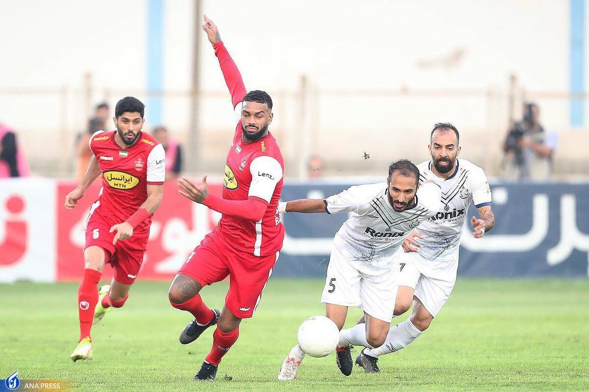 بازی سرد و بدون گل پرسپولیس مقابل ملوان در نیمه اول
