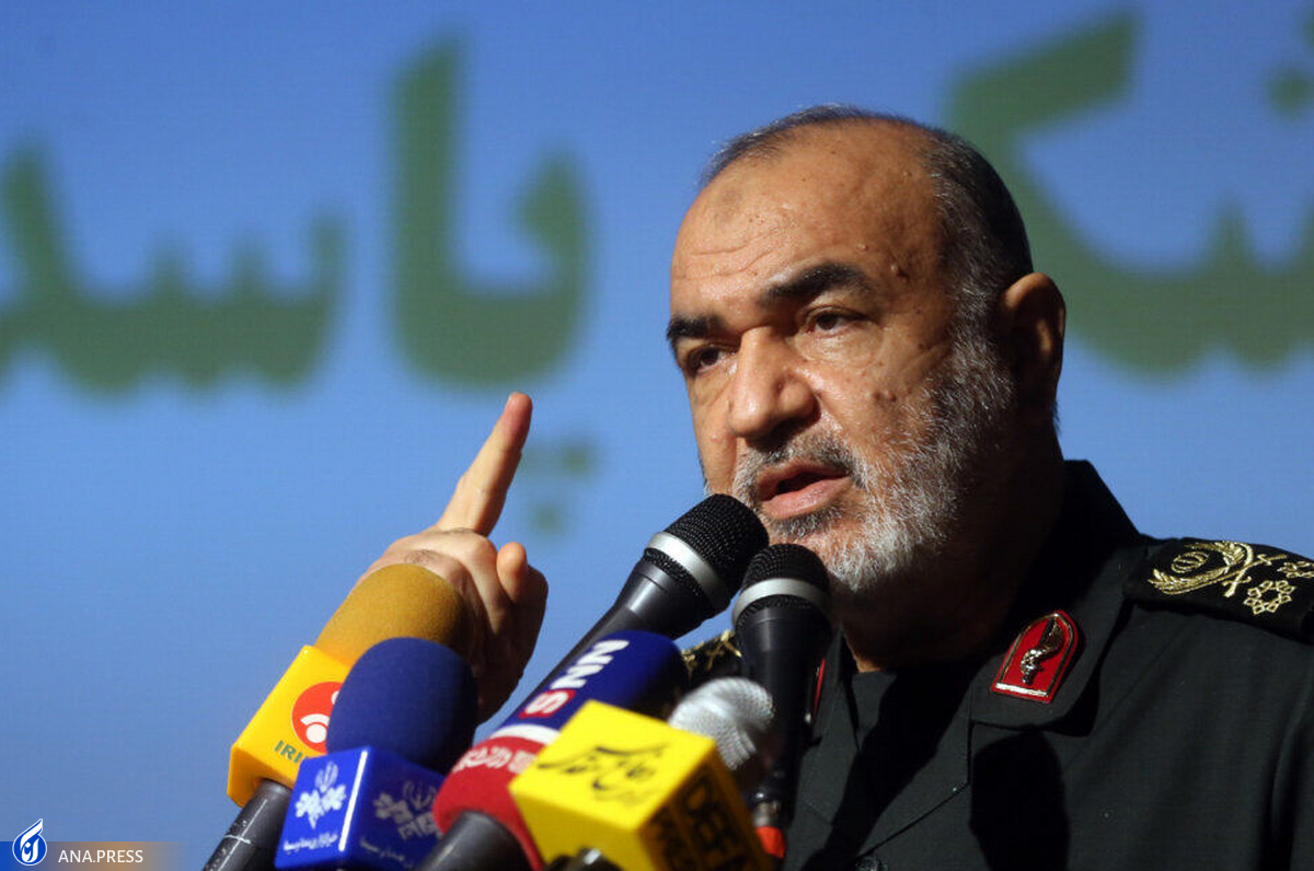 سرلشکر سلامی: انتقام خون شهدای جنایت جمعه سیاه زاهدان را دستور کار خود میدانیم