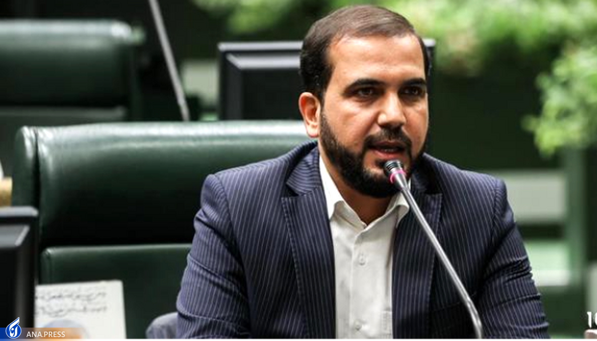 استفاده از ظرفیت معلمان انقلابی برای روشنگری دانشآموزان