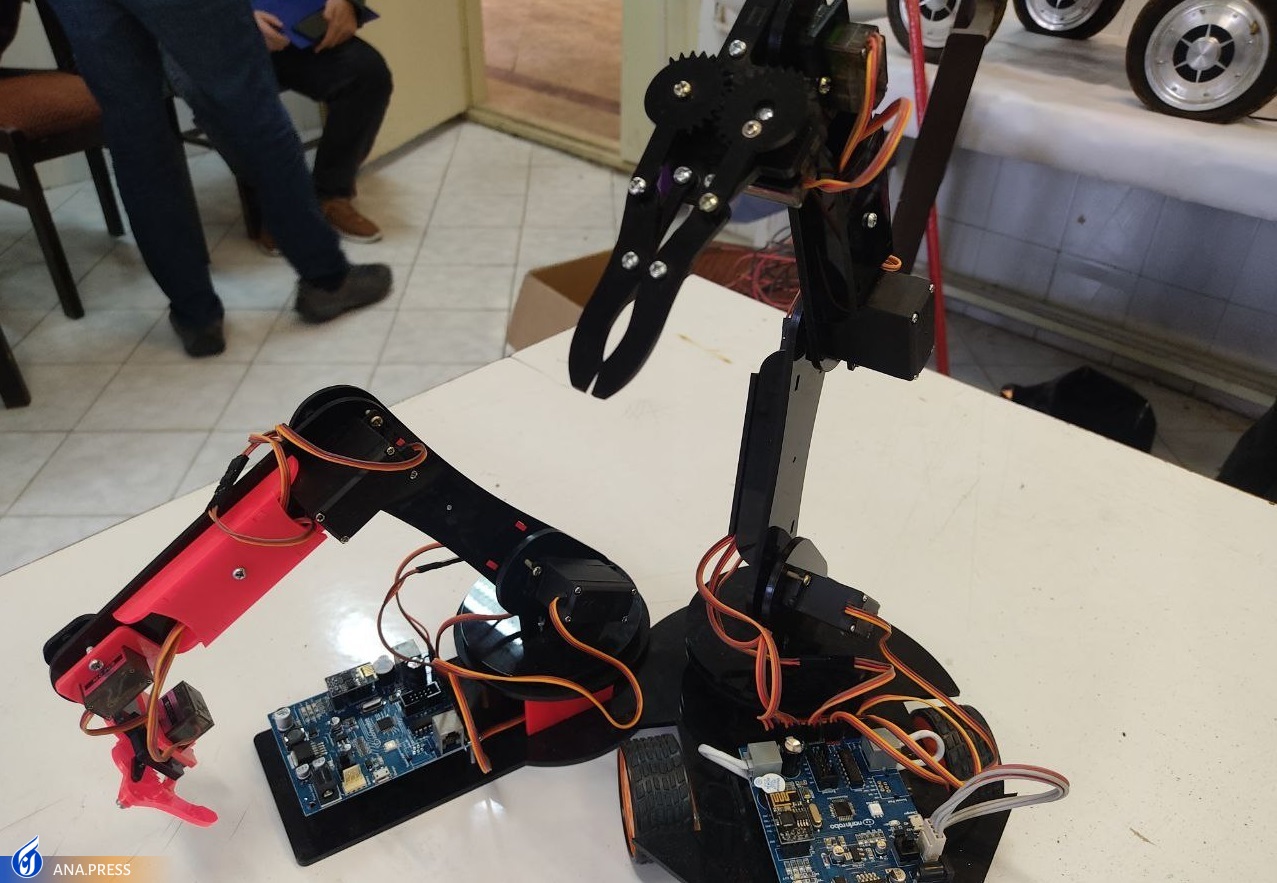 &laquo;بازوهای صنعتی&raquo; ۲۴ساعته در خدمت افراد ناتوان و بیمار/ ربات&zwnj;های پوشیدنی تولید شد