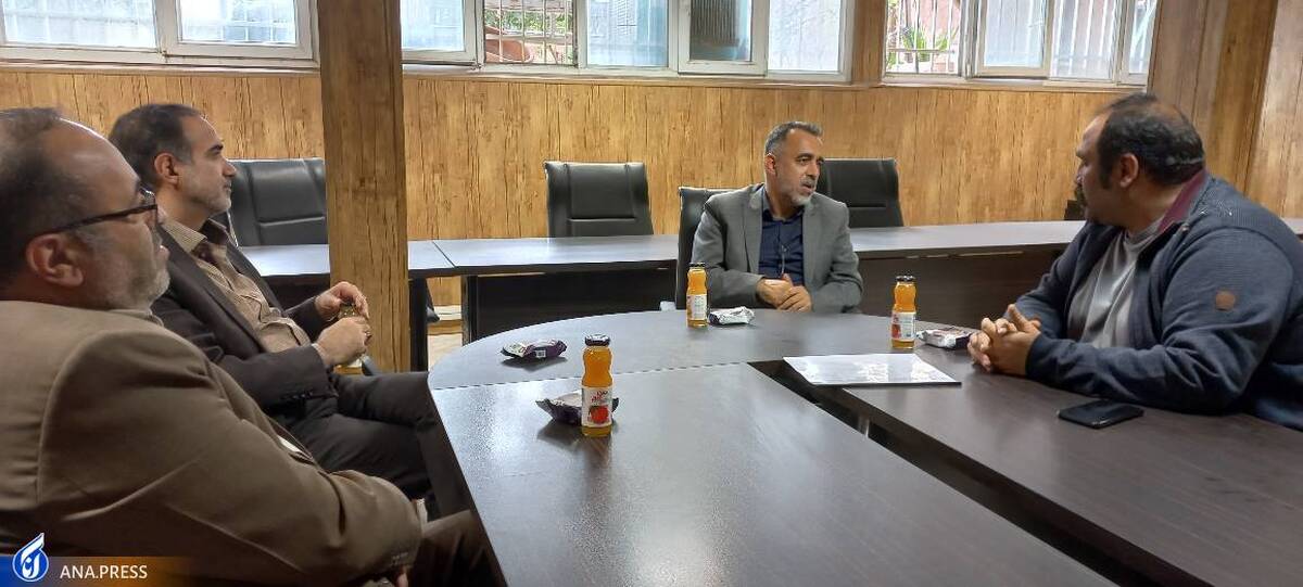 بازدید مدیرکل هنرهای نمایشی از دبیرخانه جشنواره تئاتر تهران