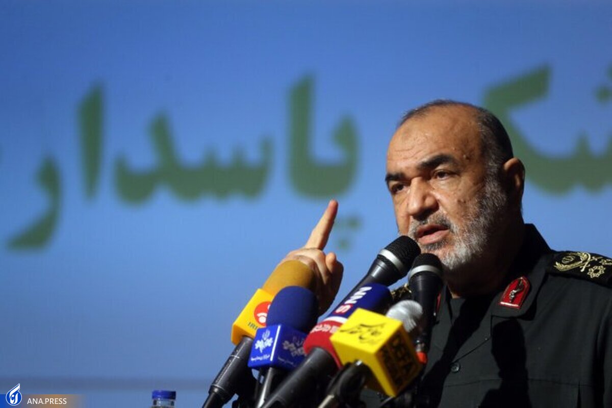 سرلشکر سلامی: پاسخ اقدامات مداخلهجویانه دشمنان را خواهیم داد
