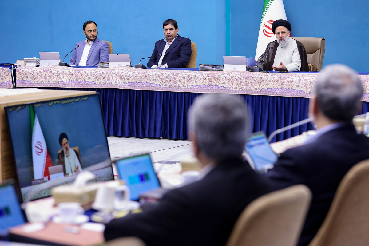 صدور مجوز برای تأمین تجهیزات مورد نیاز فرودگاههای کیش و قشم جهت پشتیبانی مسابقات جام جهانی قطر (۲۰۲۲)