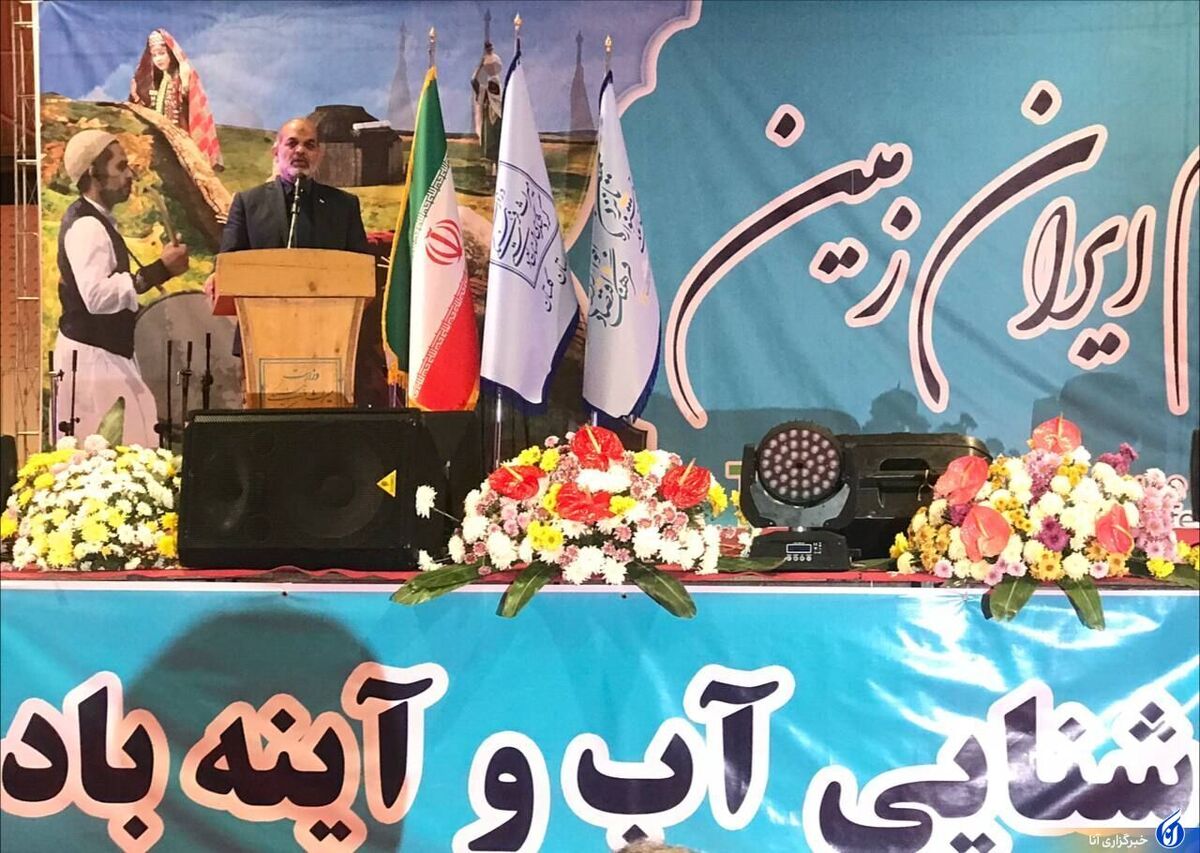 وزیر کشور: بیاحترامی به پرچم و سرود ملی نشانه ضعف هویت و اصالت است