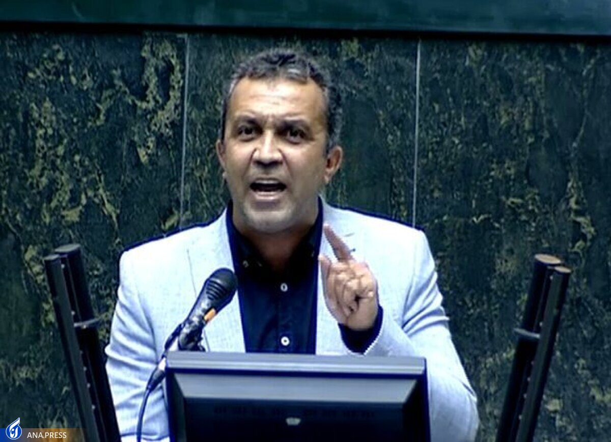 فروردین: سطح توقعات از تیم ملی بالا رفته است/ مردم راضی باشند طرح معافیت بازیکنان را پیگیری میکنیم