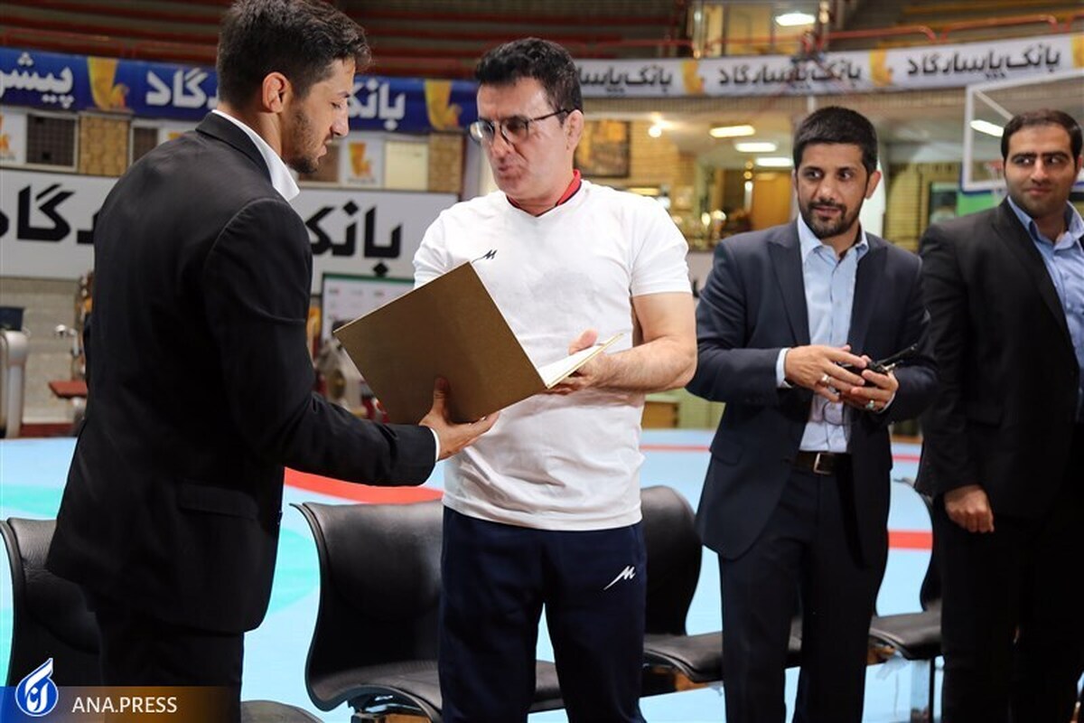 حمید سوریان از نایب رئیسی فدراسیون کشتی استعفا داد