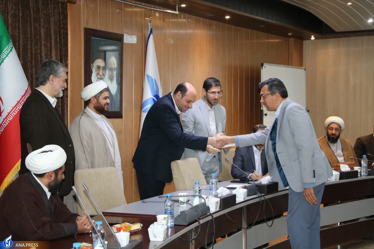 تحقق تمدن نوین اسلامی نیازمند تربیت نسل انقلابی است تحقق تمدن نوین اسلامی نیازمند تربیت نسل انقلابی است