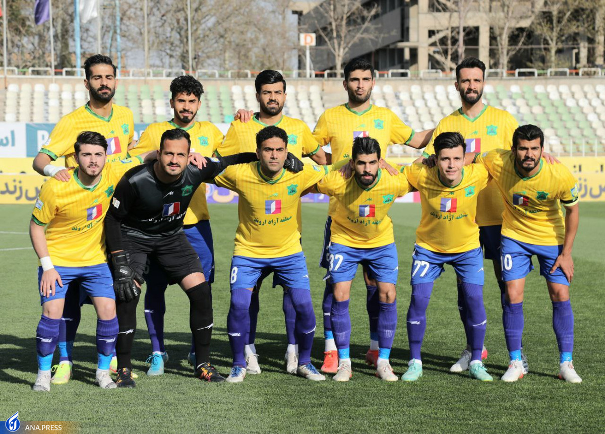 نفت آبادان به دنبال سرمربی خارجی تمرینات فعلا زیر نظر دستیاران کریمی برگزار میشود