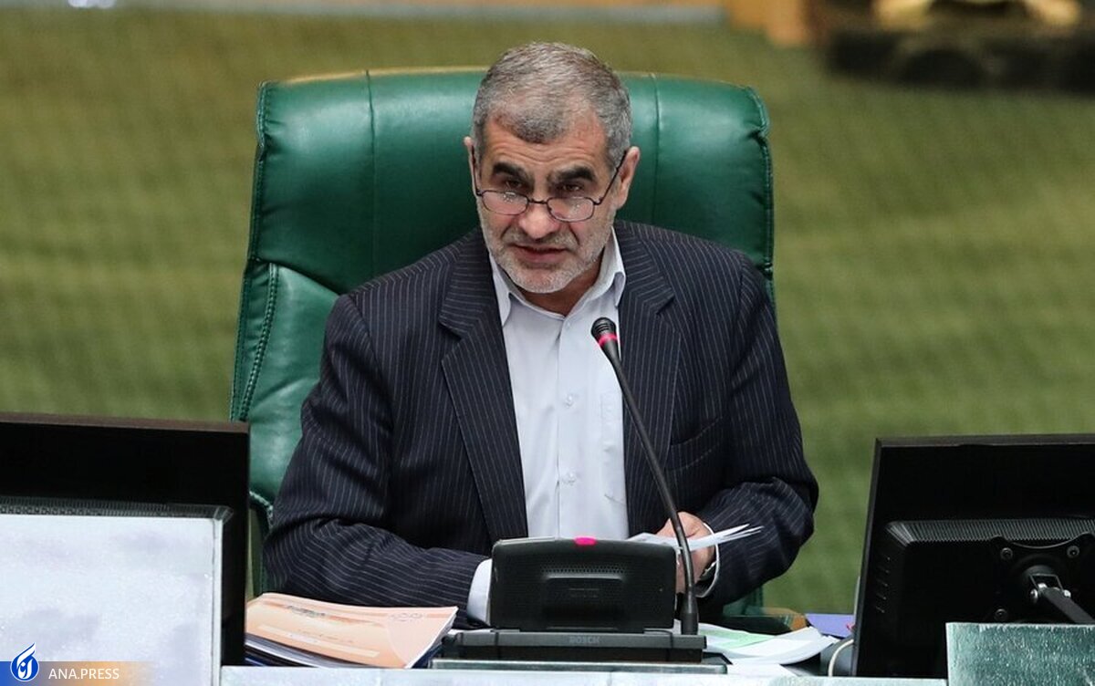 نیکزاد: مجلس انقلابی میکروفن هیچ نمایندهای را قطع نکرده است
