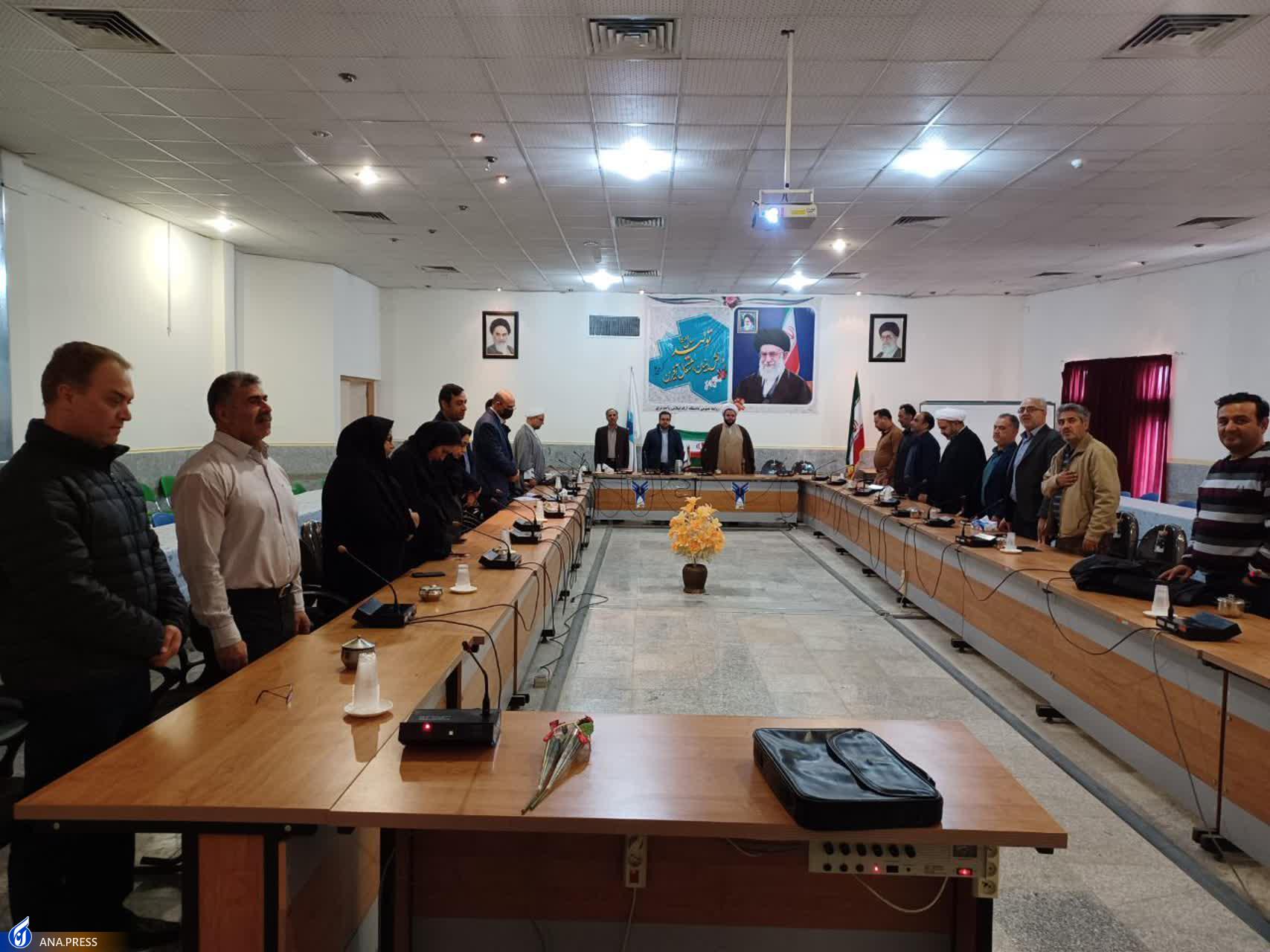 جزئیات رونمایی از دو کتاب حقوقی و ادبی/ از فقر منبع در تألیف اثر حقوقی تا بوطیقایی که همه&zwnj;فن حریف است