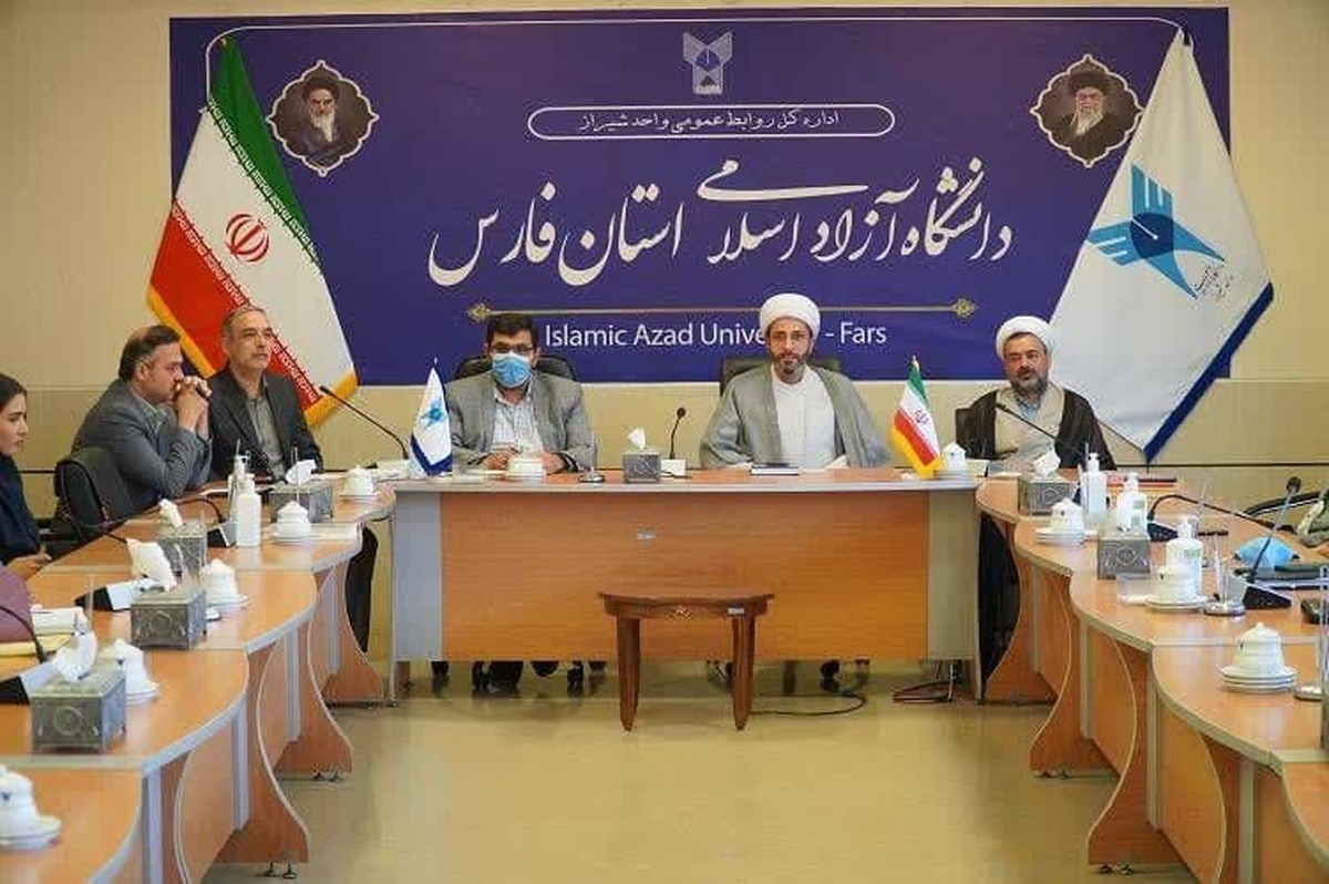 مؤلفان و فعالان عرصه کتاب و کتابداری تجلیل شدند