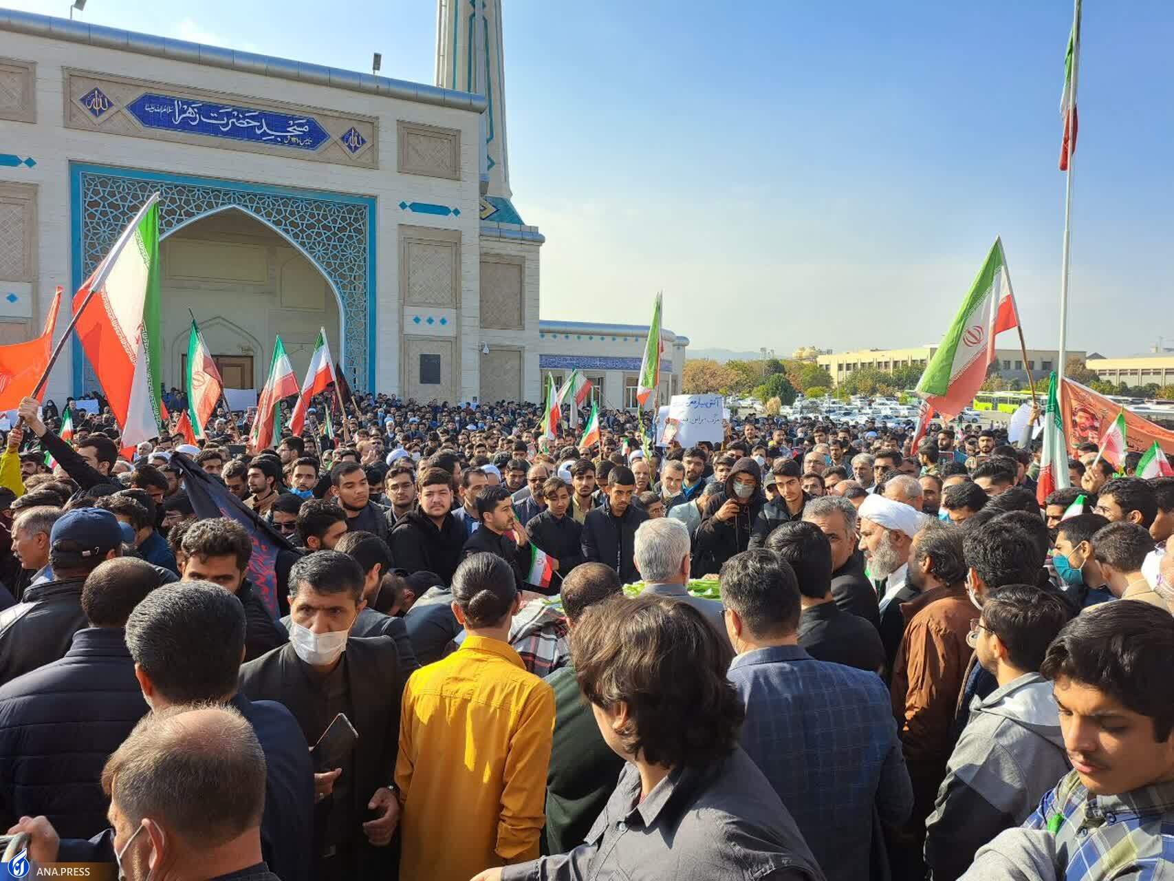 وداع با شهدای دانشجوی بسیجی مدافع امنیت در دانشگاه فردوسی + عکس وداع با شهدای دانشجوی بسیجی مدافع امنیت در دانشگاه فردوسی + عکس