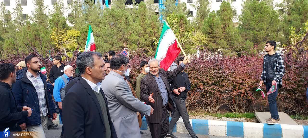 وداع با شهدای دانشجوی بسیجی مدافع امنیت در دانشگاه فردوسی + عکس وداع با شهدای دانشجوی بسیجی مدافع امنیت در دانشگاه فردوسی + عکس