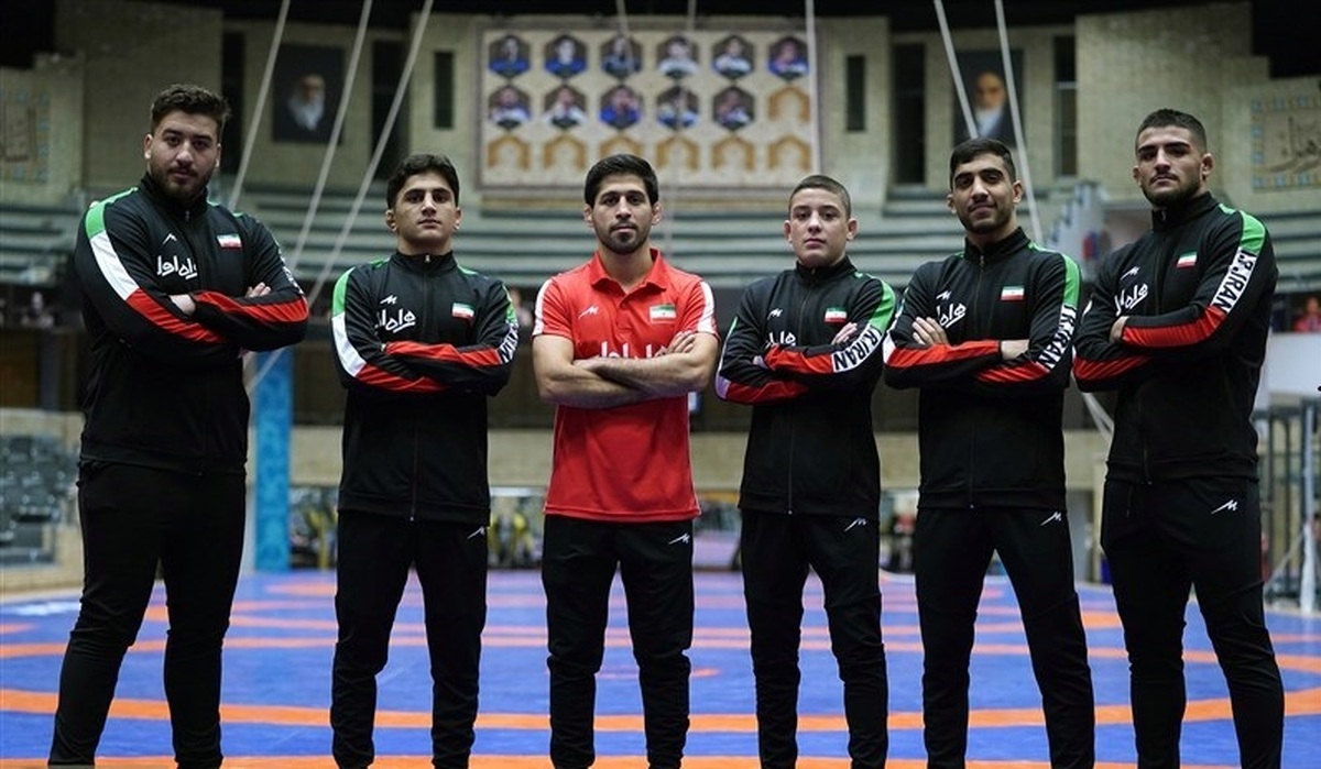 تیم منتخب کشتی آزاد در راه روسیه