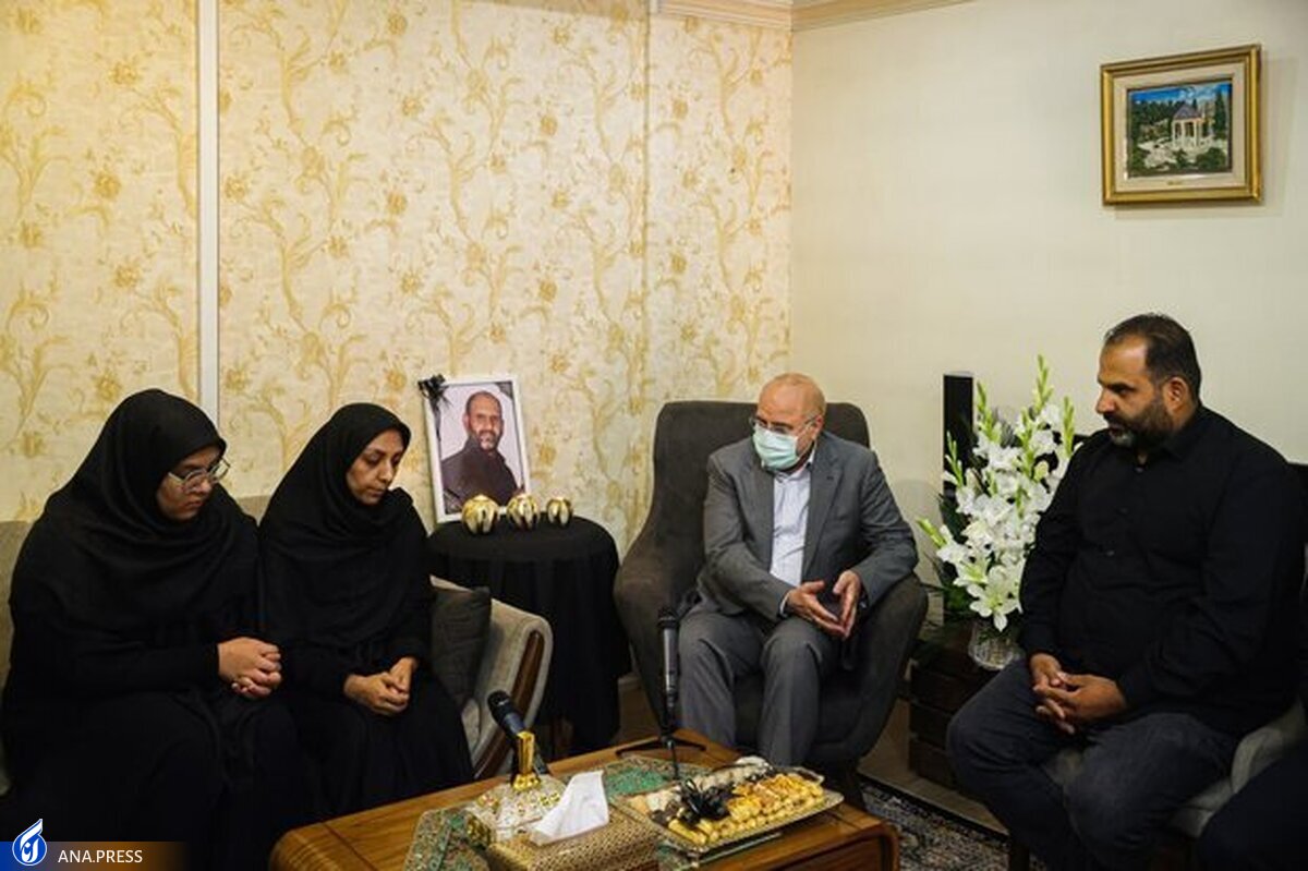 «قالیباف» با خانواده یکی از شهدای اغتشاشات اخیر دیدار کرد