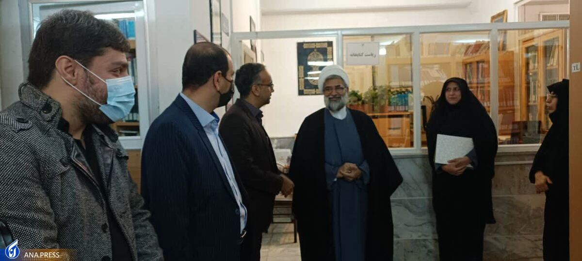 ۳۰ استاد فرهنگدوست کتابخانه خود را به دانشگاه آزاد اهدا کردند