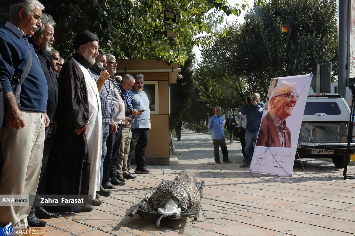 پیکر «جلال مقامی» به سوی خانه ابدی تشییع شد