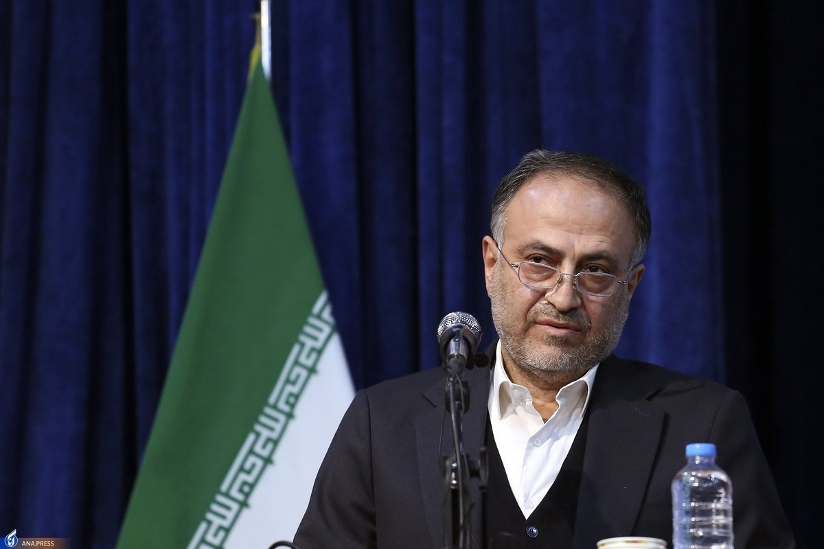 فروش خدمات علمی منبعی برای درآمدزایی دانشگاههاست/ چگونگی ترمیم دریافتی اساتید