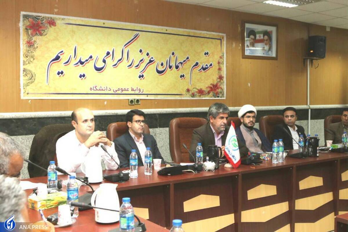 لزوم عضویت استادان در انجمنهای علمی و انجام فعالیتهای پژوهشی