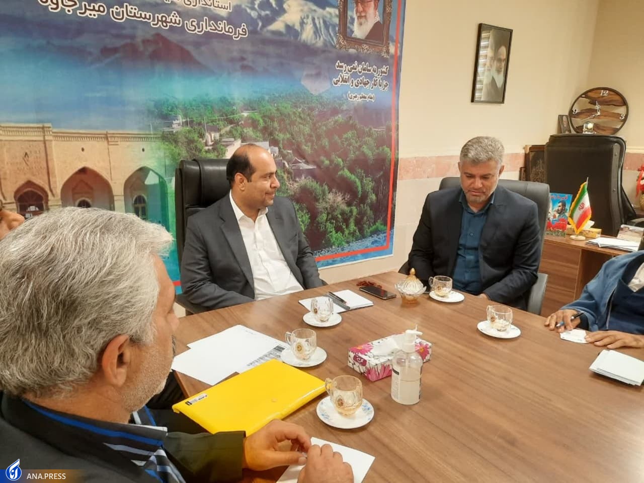 از واگذاری ساختمان قبلی فرمانداری میرجاوه به دانشگاه آزاد تا تقویت ریشههای انقلابی و اسلامی در مدارس از واگذاری ساختمان قبلی فرمانداری میرجاوه به دانشگاه آزاد تا تقویت ریشههای انقلابی و اسلامی در مدارس