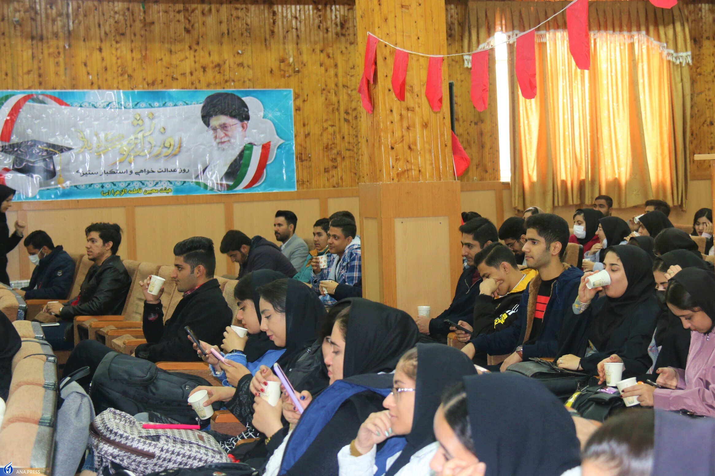 اختلاف ایران با آمریکا درگیری هویتی است اختلاف ایران با آمریکا درگیری هویتی است