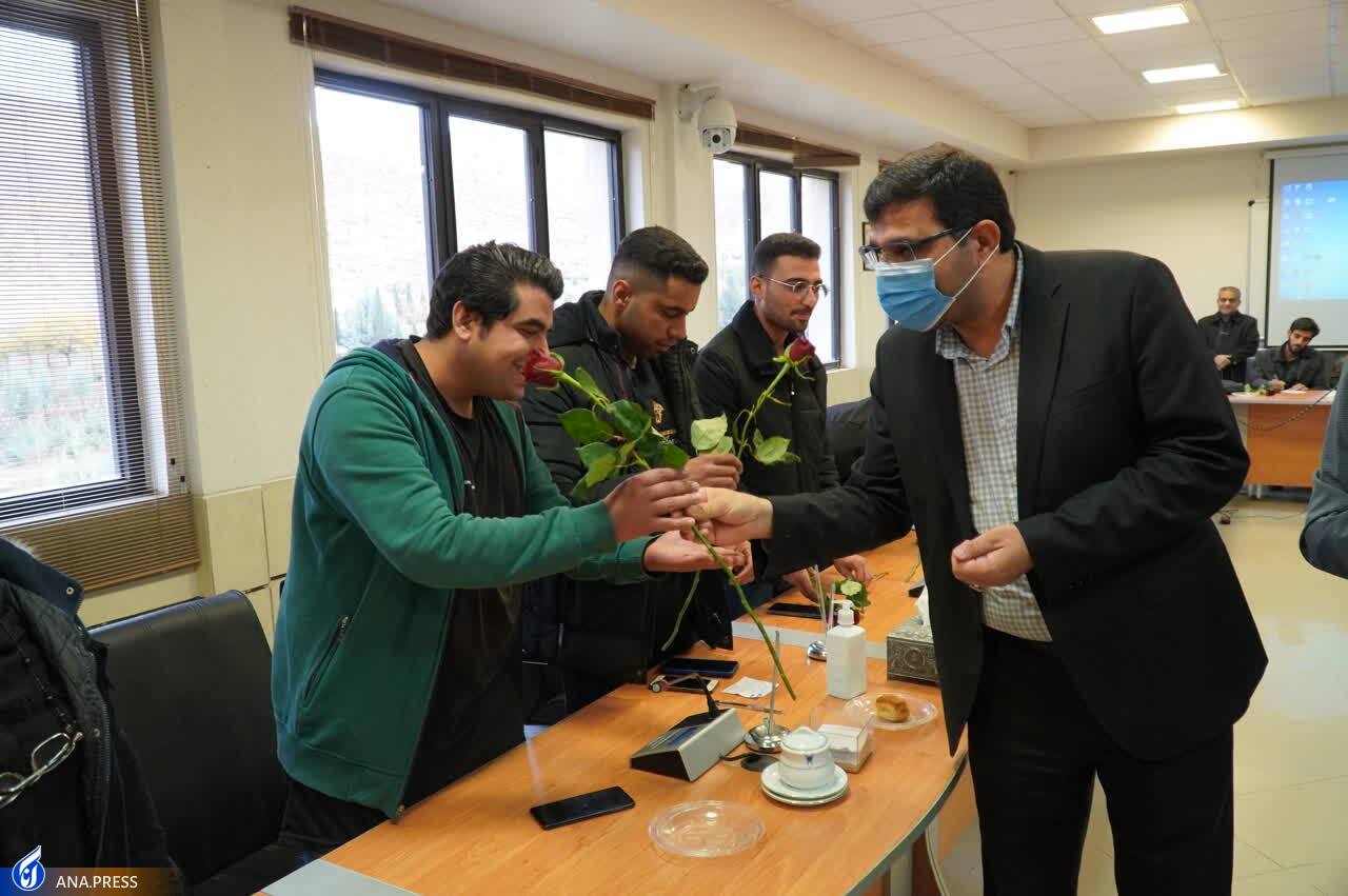 از مطالبهگری بهحق دانشجویان تا ترویج فردگرایی از سوی نظام سرمایهداری از مطالبهگری بهحق دانشجویان تا ترویج فردگرایی از سوی نظام سرمایهداری