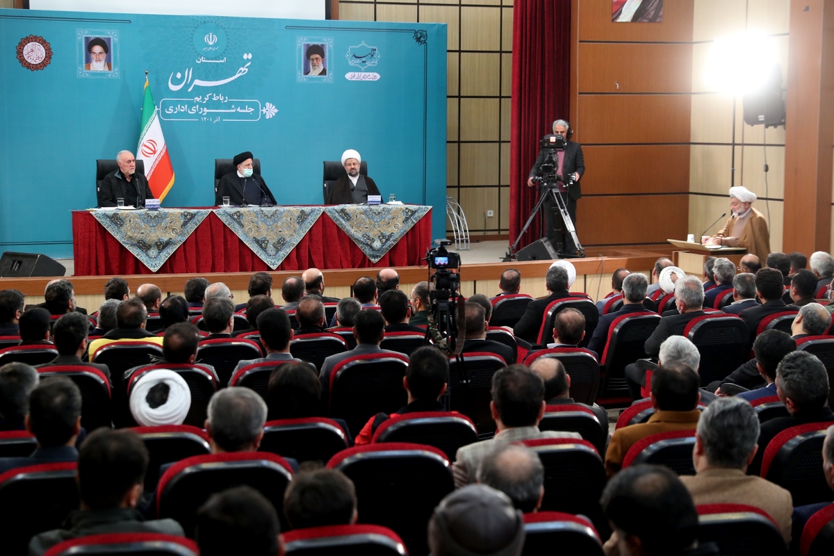 گذشتن از کنار مسائل در مرام دولت مردمی نیست