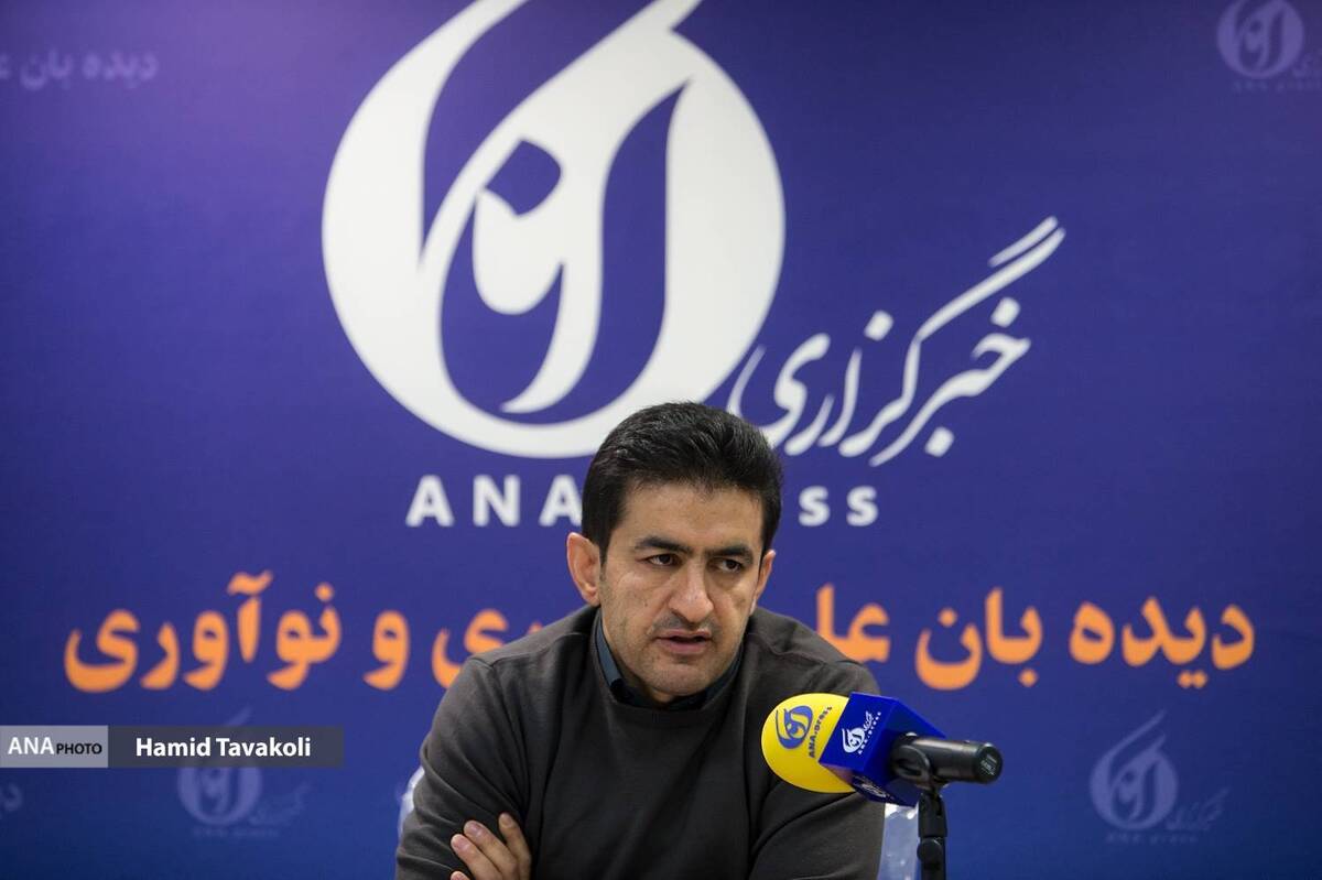 زبان دانشگاه اجارهای است و در جامعه صدا تولید نمیکند