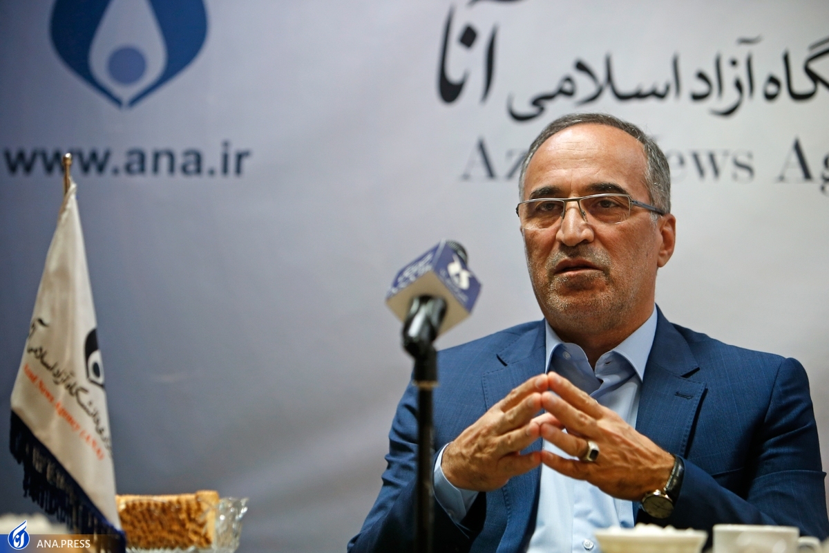 آشتیانی:کیروش برای فوتبال ما تمام شده است او بازیکن سالاری را برای خودش مباح دانست