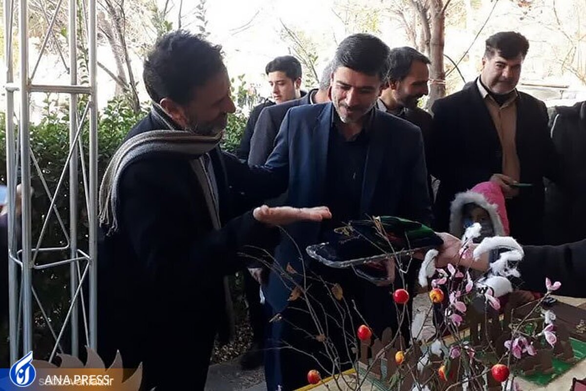 هنر دست دانشآموزان سمایی به نمایش درآمد