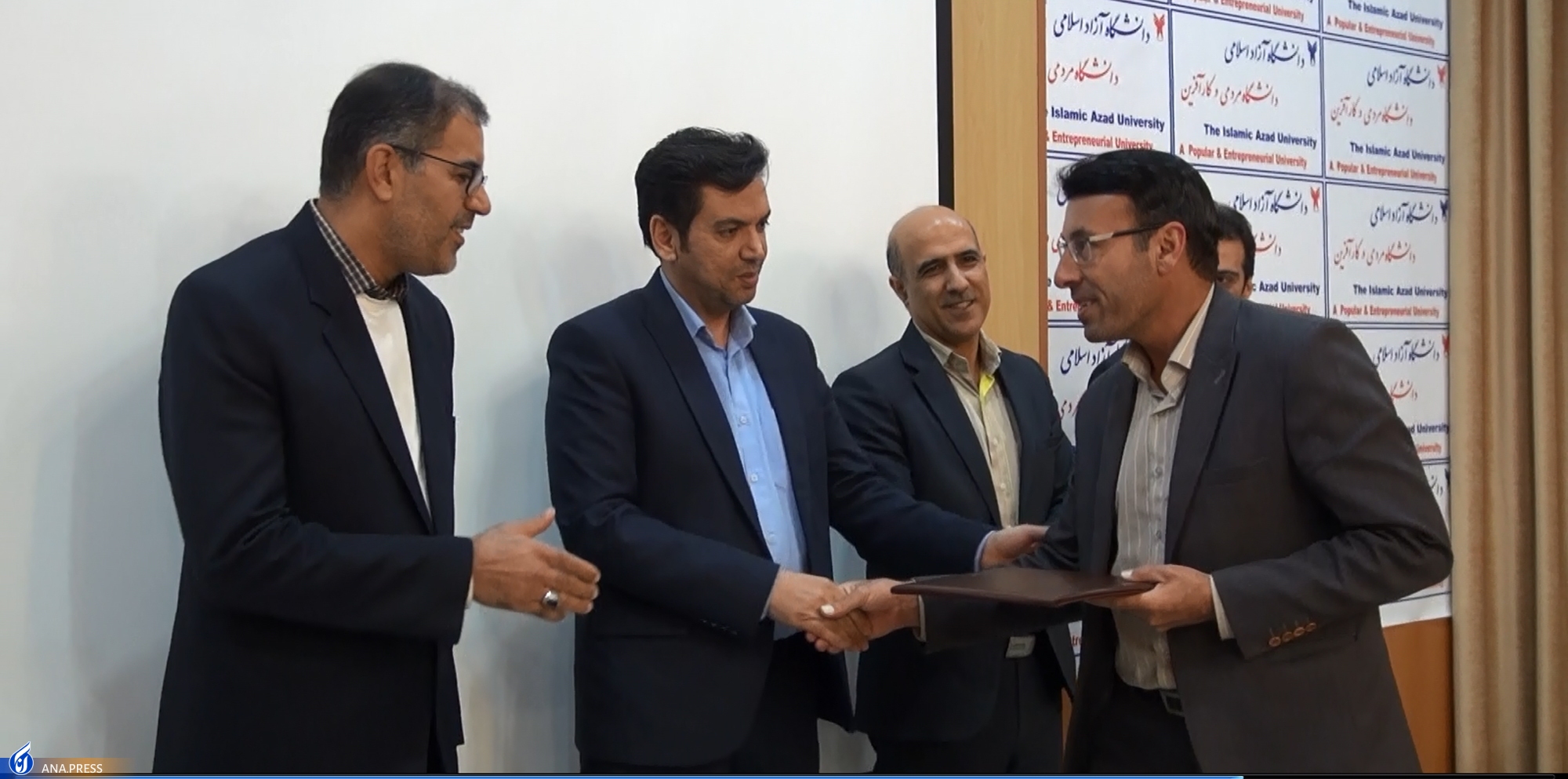 تجلیل از ۲۸ پژوهشگر در دانشگاه آزاد شهرکرد