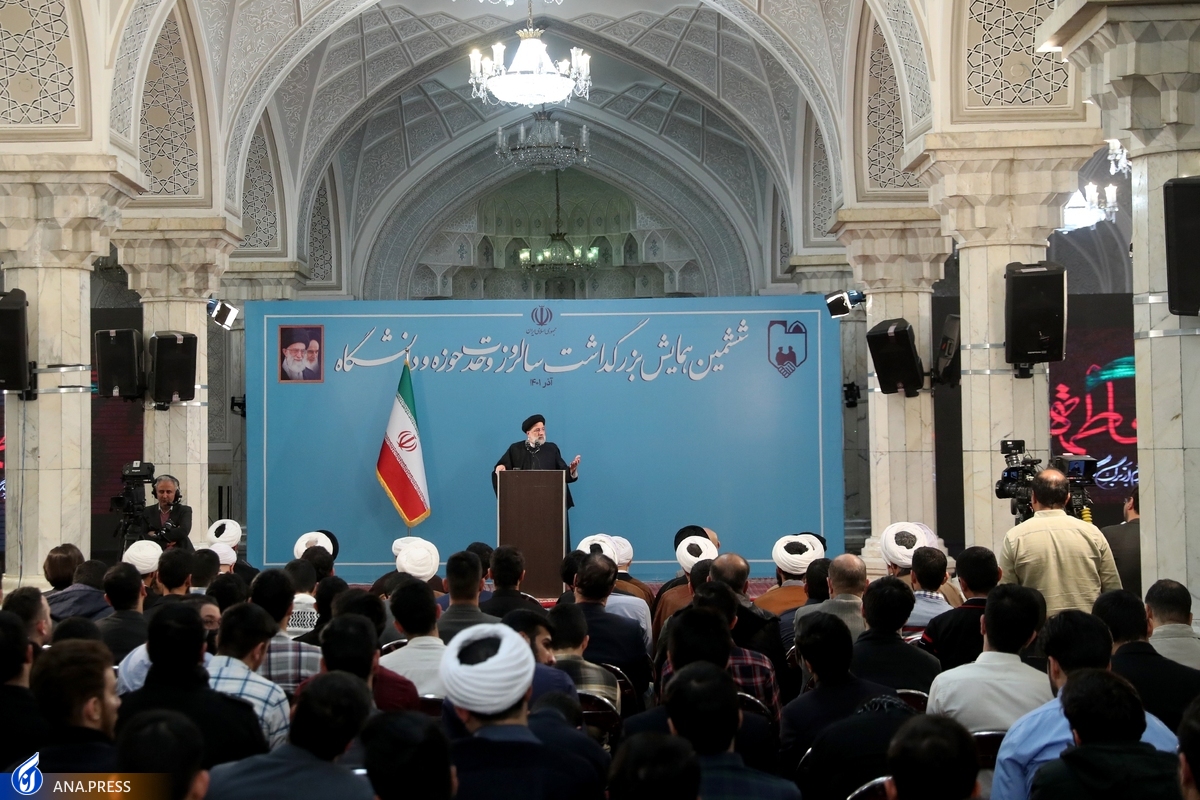 شناخت و رفع نیازهای جامعه انسانی معاصر اصلیترین ماموریت حوزه و دانشگاه است
