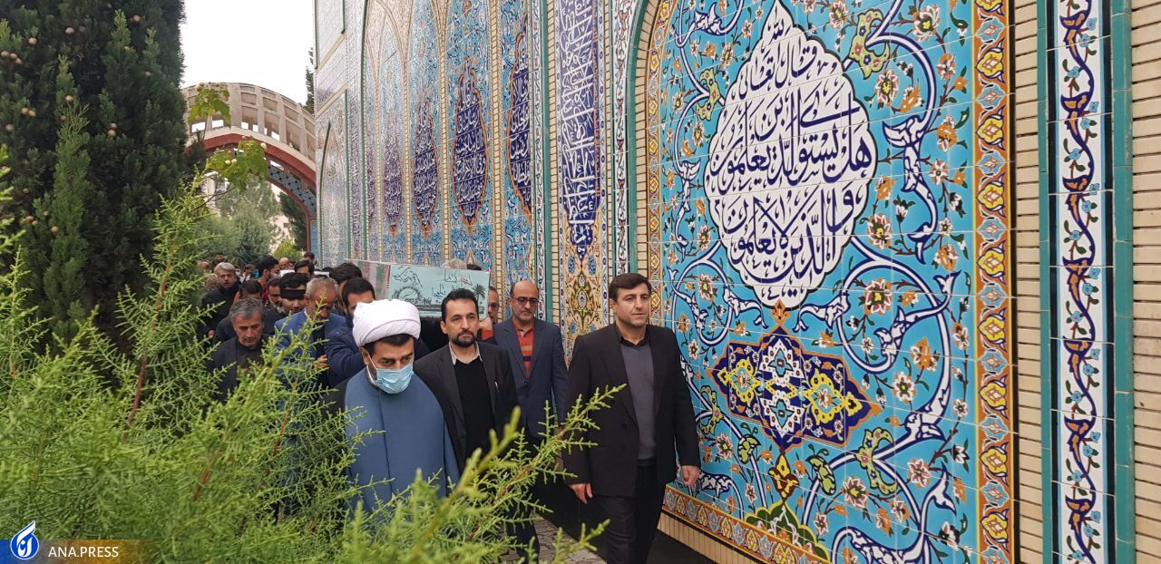 پیام دانشجویان به بدخواهان نظام در کنار شهدا؛ از حضور ما عصبانی باشید پیام دانشجویان به بدخواهان نظام در کنار شهدا؛ از حضور ما عصبانی باشید