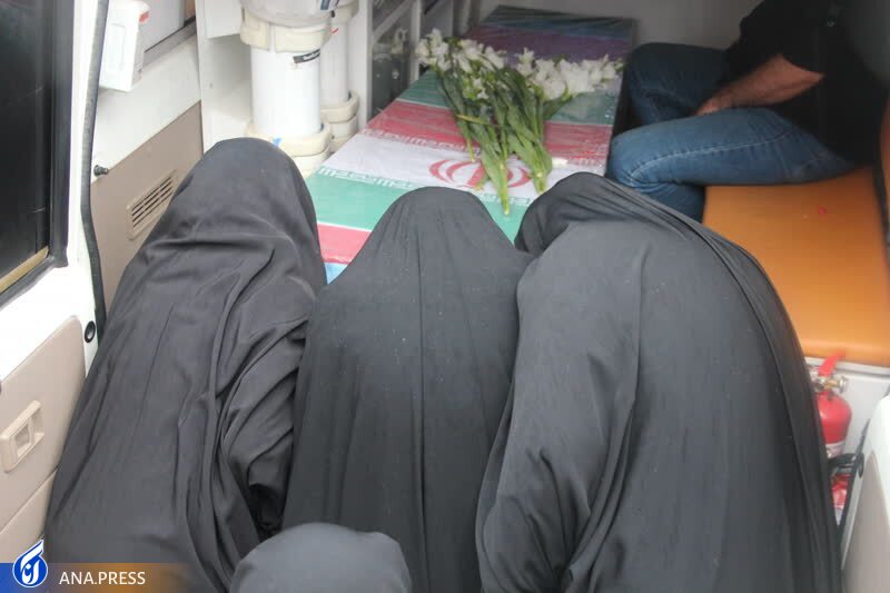 وداع عاشقانه با شهید گمنام در واحد آیت اله آملی وداع عاشقانه با شهید گمنام در واحد آیت اله آملی