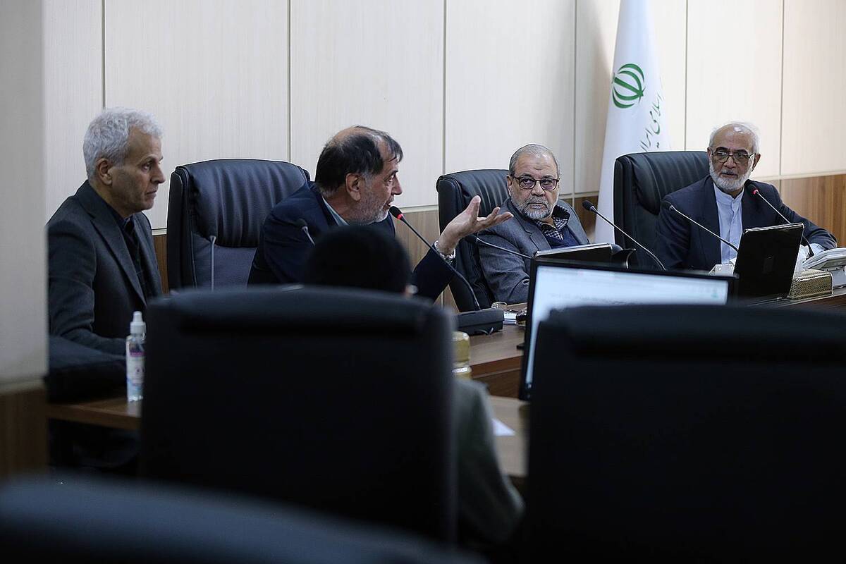 مجمع تشخیص مصوبه مجلس درباره مدیریت بانک مرکزی را خلاف سیاستهای کلی دانست