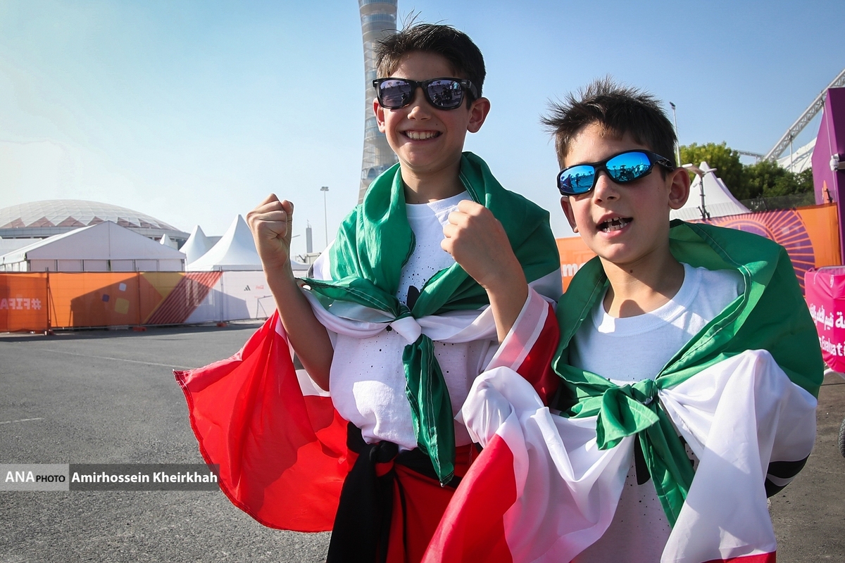 ترس هواداران ولز از مهدی طارمی/ سرمربی سابق استقلال در جمع تماشاگران+ تصاویر و فیلم