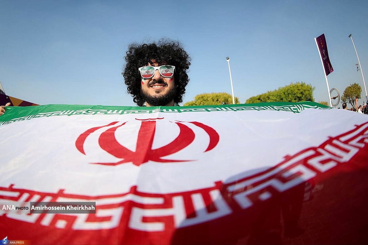 حضور وزیر ورزش در کنار رئیس فیفا و اشک های هواداران هنگام پخش سرود ایران+تصاویر