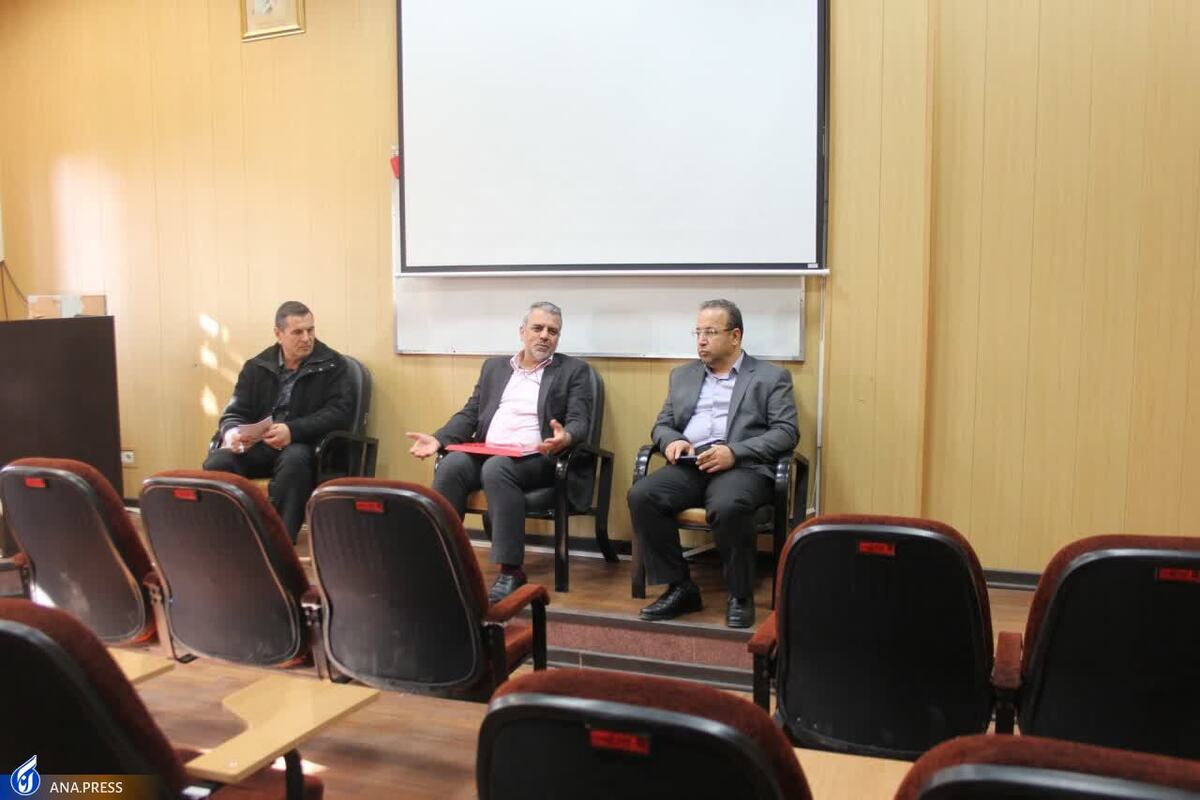 استادان در تولید دانش فنی برای کسب ثروت تلاش کنند