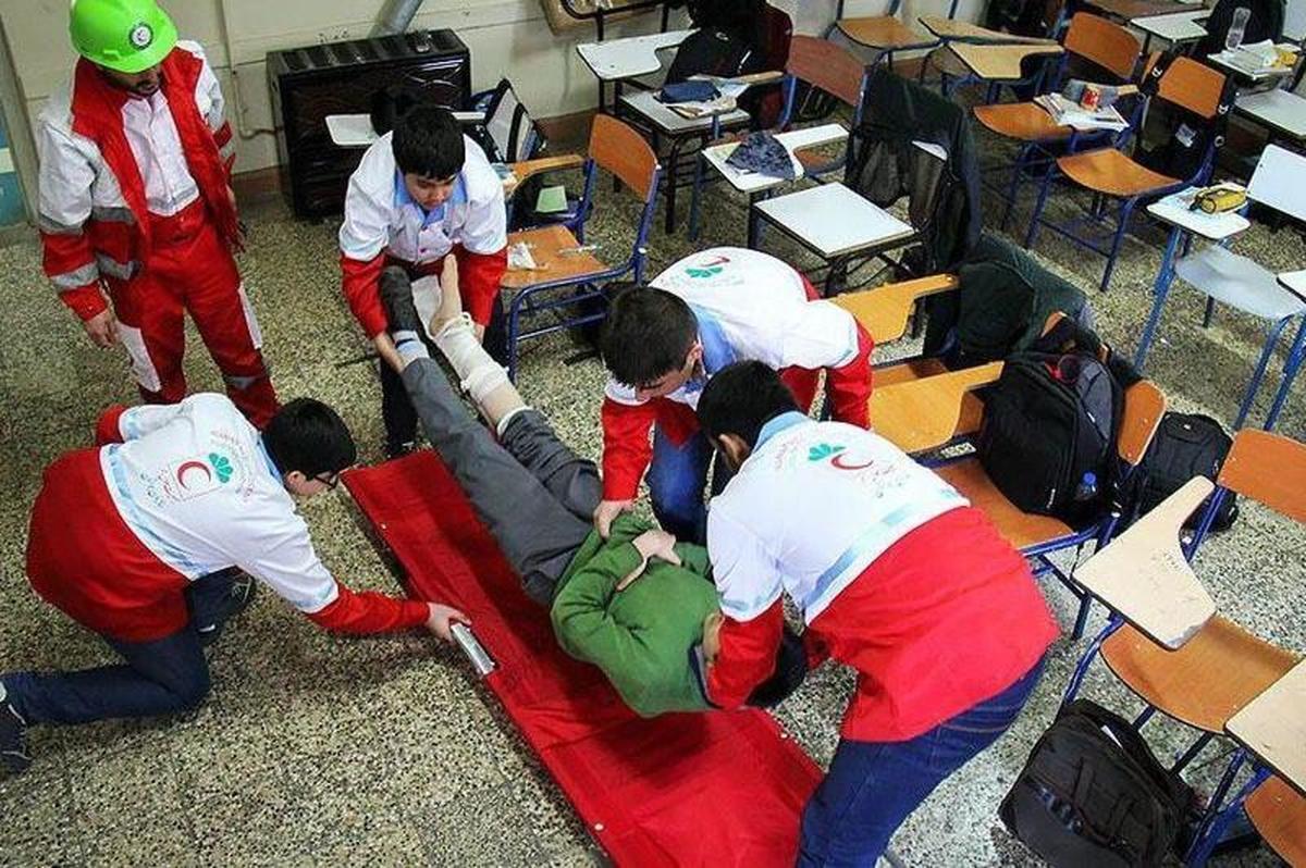 مانور زلزله در مدارس سراسر کشور برگزار شد