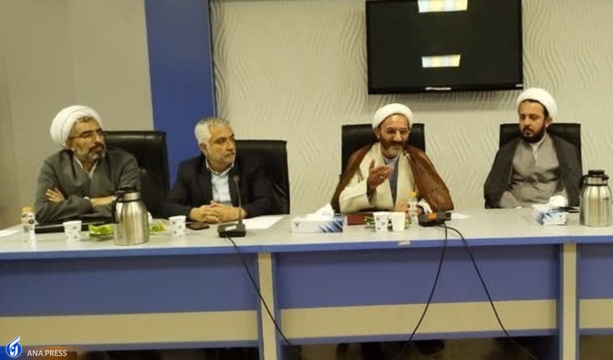 دانشگاه باید در مسیر تبیین و ظرفیتسازی گام بردارد