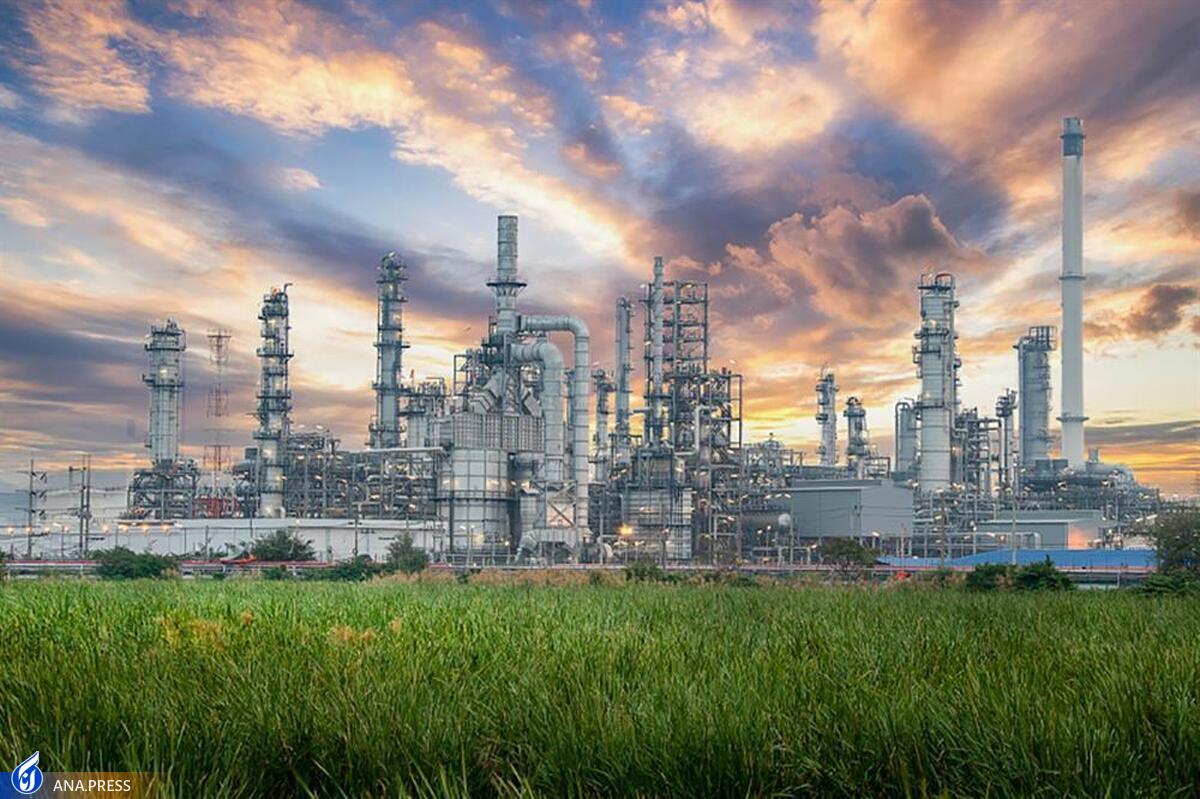 کاهش ۸ هزار تومانی نرخ تسعیر ارز برای خوراک پتروشیمی‌ها