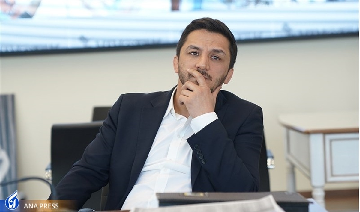 بازگشت نابغه به فدراسیون کشتی/ دبیر نایبرئیساش را راضی کرد؟+ عکس
