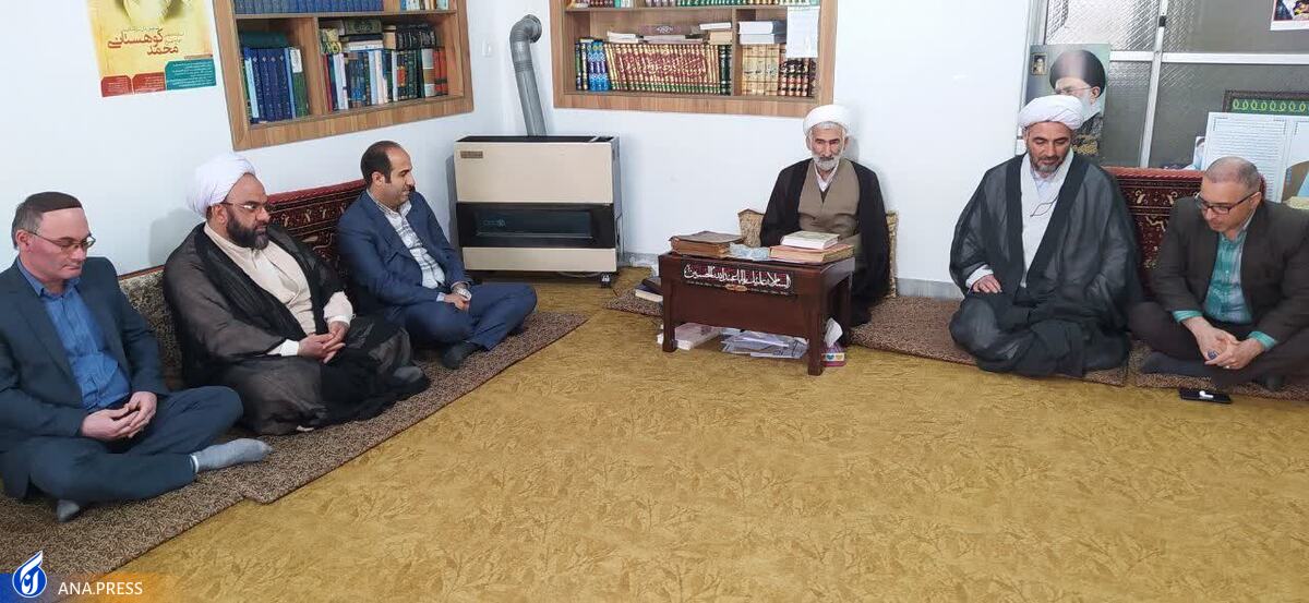 مراکز علمی از هیچ کوششی در مهار تورم و رشد تولید دریغ نکنند