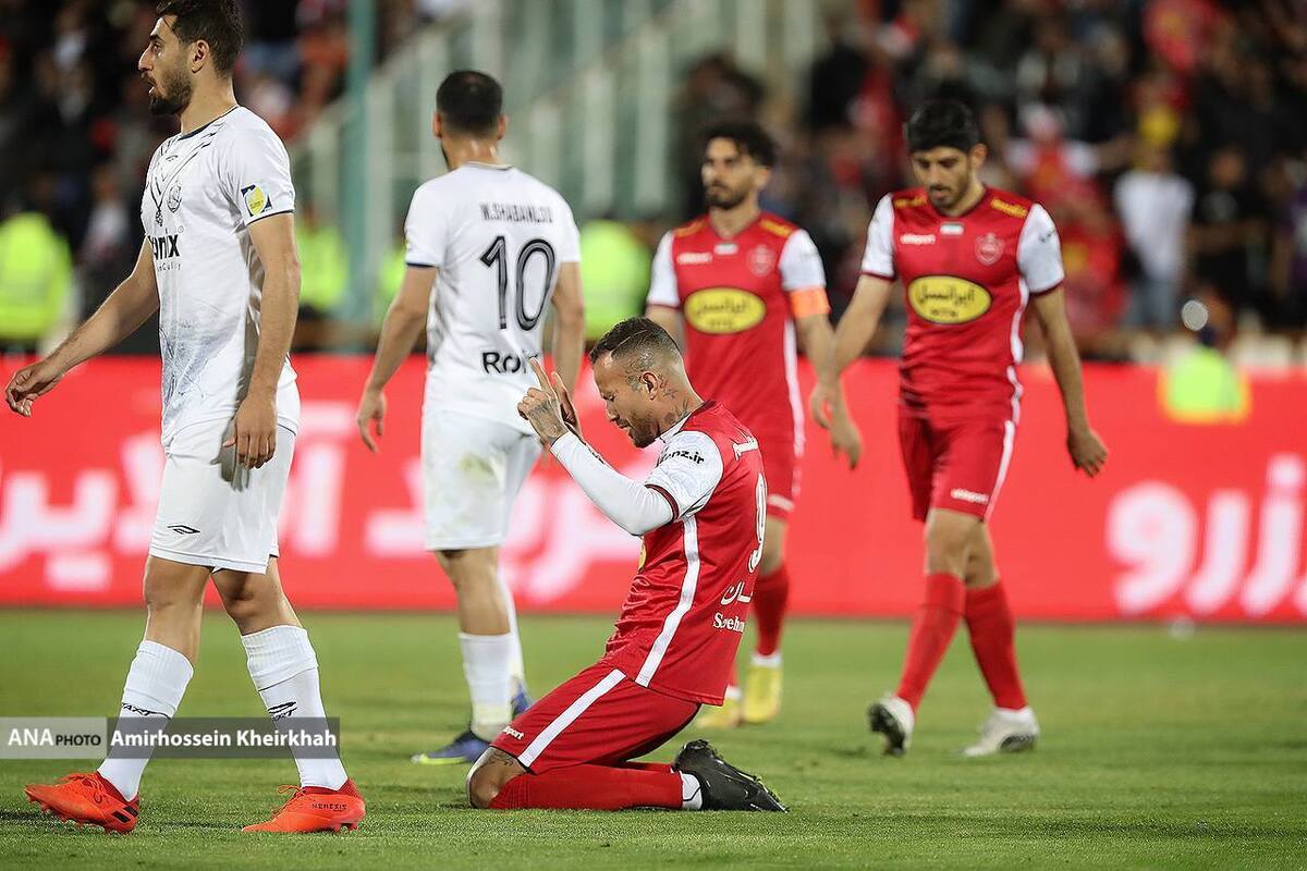 واکنش جالب مهاجم پرسپولیس به ماجرای خالکوبیاش+ فیلم