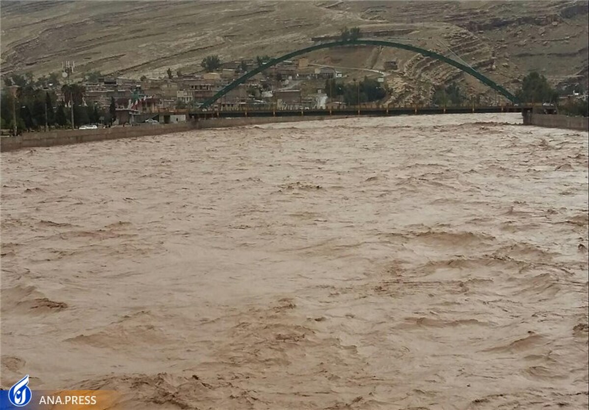 فرماندار خرمآباد: سیل راه ارتباطی ۲۳ روستای خرمآباد را بست